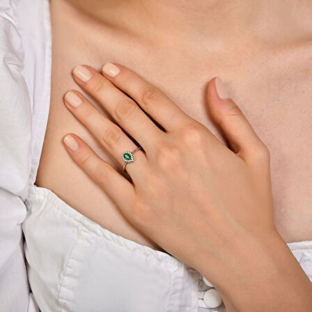 0.12 Karat Zümrüt Taşlı Pırlanta Yüzük