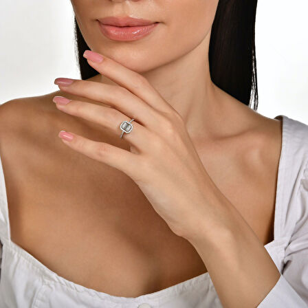 0.44 Karat Baget Pırlanta Yüzük