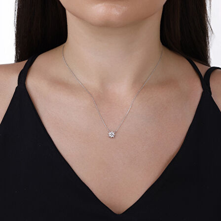 0.28 Karat Pırlanta Fantezi Kolye