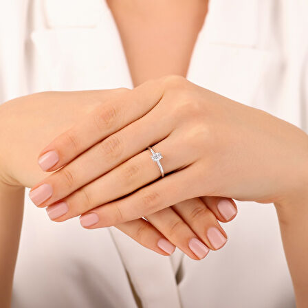 0.50 Karat Pırlanta Tektaş Yüzük