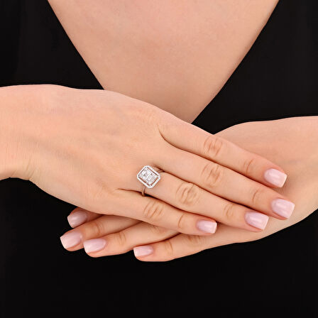 0.35 Karat Baget Pırlanta Yüzük