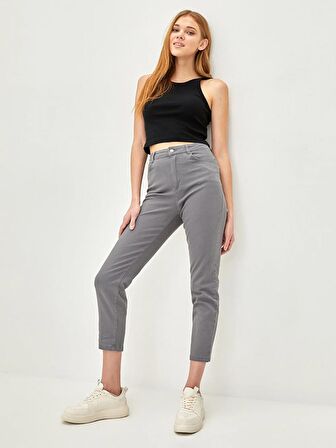 Normal Bel Slim Fit Düz Cep Detaylı Gabardin Kadın Pantolon