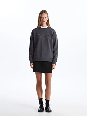 Bisiklet Yaka Nakışlı Uzun Kollu Oversize Kadın Sweatshirt