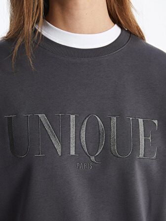 Bisiklet Yaka Nakışlı Uzun Kollu Oversize Kadın Sweatshirt