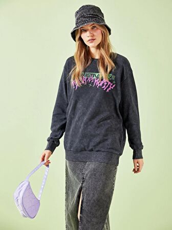 Bisiklet Yaka Rick and Morty Baskılı Uzun Kollu Oversize Kadın Sweatshirt