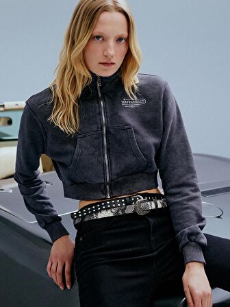 Dik Yaka Nakışlı Uzun Kollu Kadın Fermuarlı Sweatshirt
