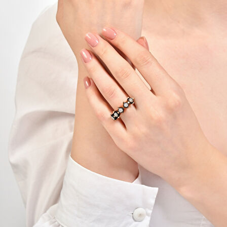 0.20 Karat Elmas Beştaş Yüzük