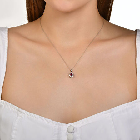 0.04 Karat Yakut Taşlı Pırlanta Kolye