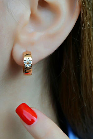 Rose Gold Zirkon Taşlı Çiçek Küpe – Dayanıklı ve Şık Halka Model Zirkon Çiçek Detaylı Rose Halka Küpe