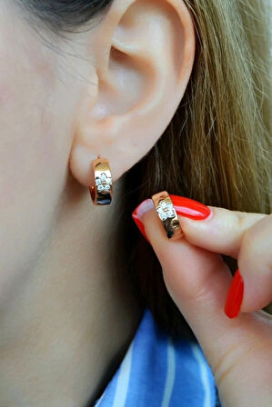 Rose Gold Zirkon Taşlı Çiçek Küpe – Dayanıklı ve Şık Halka Model Zirkon Çiçek Detaylı Rose Halka Küpe