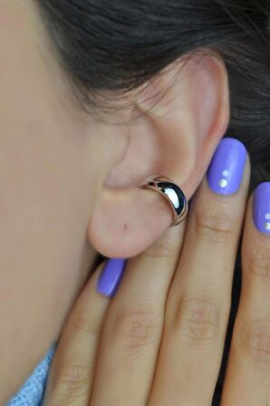Gümüş Renkli Bombeli Sıkıştırmalı Sade Kıkırdak Küpesi Earcuff