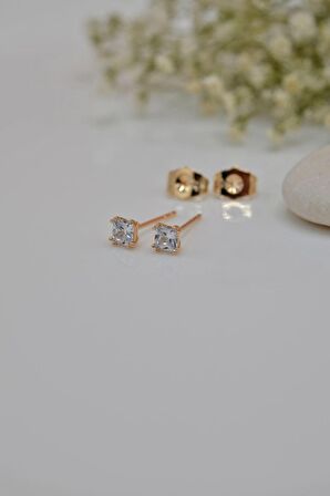 Dörtgen Tektaş Küpe 5 mm