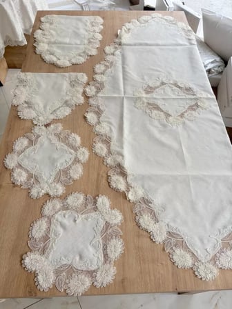 Salon Takımı Çeyizlik Krem Runner Set 5 Parça Keten Masa Örtüsü Runneri Flowers