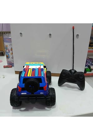 1:15 ÖLÇEK 27 MHZ IŞIKLI 15 KM HIZLI ŞARJLI FULL FONKSİYON UZAKTAN KUMANDALI OFF ROAD ARABA