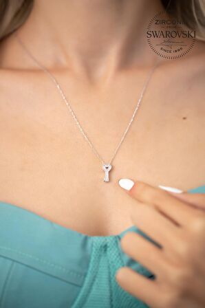 Swarovski Taşlı Kalbin Anahtarı Model Gümüş Zirconia Kolye