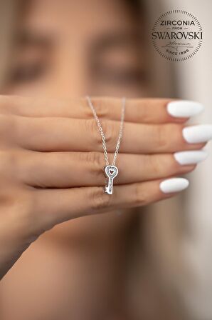Swarovski Taşlı Kalbin Anahtarı Model Gümüş Zirconia Kolye