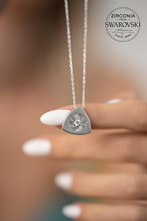 Swarovski Taşlı Üçgen Model Rodyum Kaplama Gümüş Zirconia Kolye
