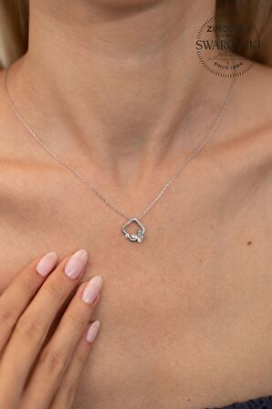 Swarovski Taşlı Çerçeveli Kelebek Model Gümüş Zirconia Kolye