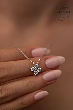 Swarovski Taşlı Dört Taş Model Gümüş Zirconia Kolye