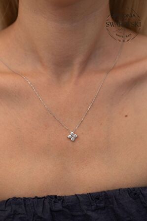Swarovski Taşlı Dört Taş Model Gümüş Zirconia Kolye