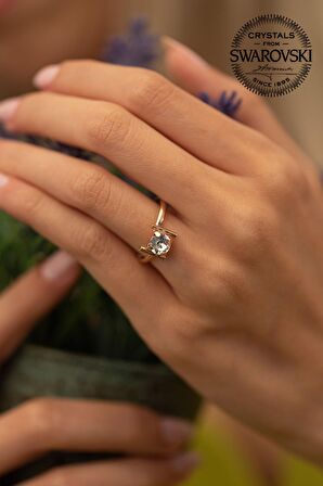Swarovski Taşlı Tektaş Model Rose Kaplama Gümüş Crystal Yüzük