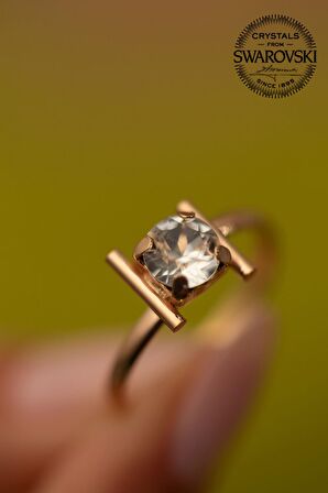 Swarovski Taşlı Tektaş Model Rose Kaplama Gümüş Crystal Yüzük