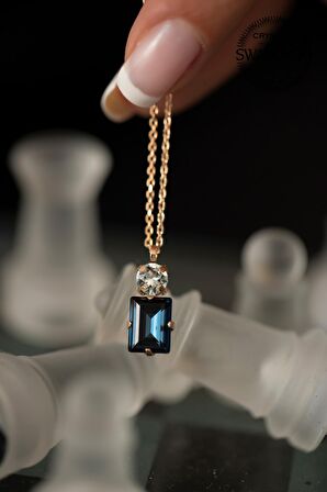 Swarovski Taşlı Baget ve Tektaş Model Rose Kaplama Gümüş Crystal Kolye