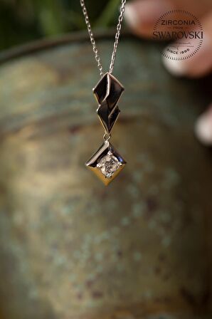 Swarovski Taşlı Şimşek Model Gümüş Zirconia Kolye