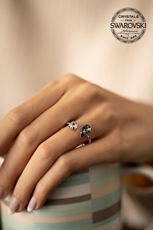 Swarovski Taşlı Damla ve Tektaş Model Gümüş Crystal Yüzük