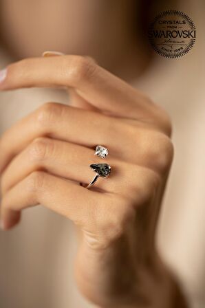 Swarovski Taşlı Damla ve Tektaş Model Gümüş Crystal Yüzük