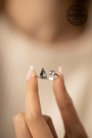Swarovski Taşlı Damla ve Tektaş Model Gümüş Crystal Yüzük
