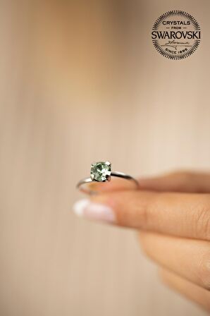 Swarovski Taşlı Tektaş Model Gümüş Crystal Yüzük