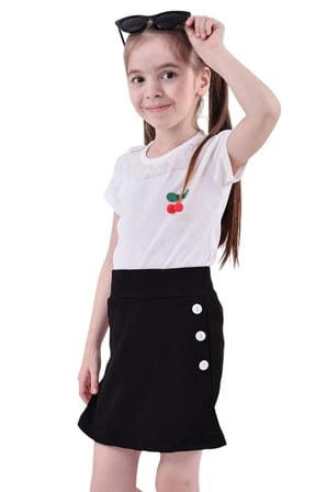 Kız Çocuk T-shirt Yakası Dantelli Kiraz Ve Düğme Detaylı Şort Etek Bluz Yazlık Ikili Takım — Siyah