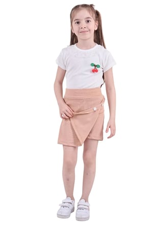 Kız Çocuk T-shirt Yakası Dantelli Kiraz Ve Düğme Detaylı Şort Etek Bluz Yazlık Ikili Takım — Bisküvi