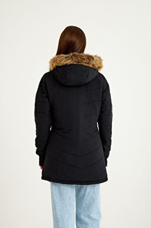 Kışlık Eldivenli Kapüşonlu Kürklü Kadın Şişme Mont