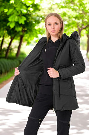 Kışlık Orta Boy Kürklü Kapüşonlu Su Geçirmez Rahat Kadın Şişme Mont