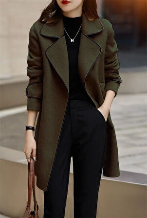 Şık Yaka Kaban ve Kemer Kaşe Kadın