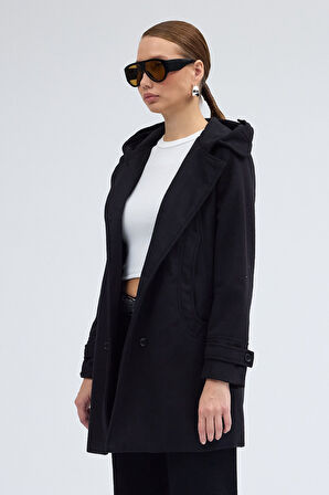 Yaka Detaylı Büyük Düğmeli Kaşe Kaban