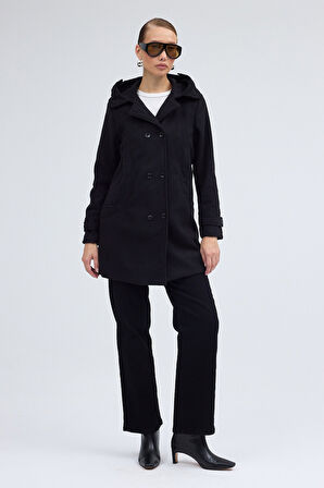 Yaka Detaylı Büyük Düğmeli Kaşe Kaban