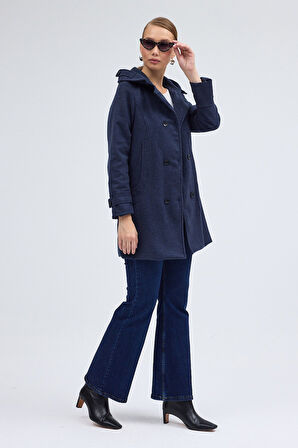 Yaka Detaylı Büyük Düğmeli Kaşe Kaban