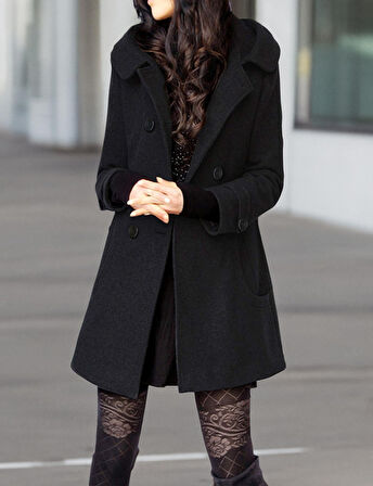 Yaka Detaylı Büyük Düğmeli Kaşe Kaban