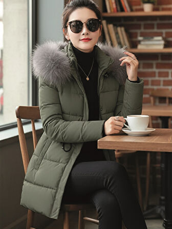 Kışlık Orta Boy Kapüşonlu Kürklü Şişme Mont