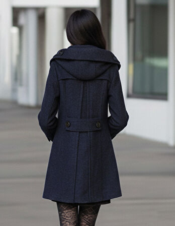 Yaka Detaylı Büyük Düğmeli Kaşe Kaban