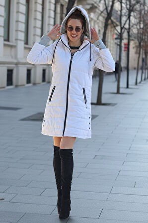 Kadın Kışlık Kapüşonlu Eldivenli Uzun Beyaz Şişme Mont