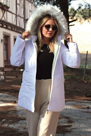 Kışlık Kürklü Kapüşonlu Kadın Şişme Mont