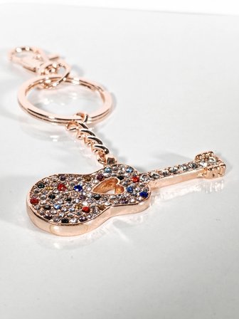 Taşlı Çok Renkli Gitar Anahtarlık Rose Gold – Işıltılı Sanatsal Şık Çanta & Anahtar Aksesuarı