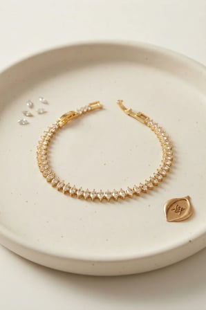 Pirinç Gold Renk Arpa Zirkon Taşlı Su Yolu Kadın Bileklik TJ-BB8897
