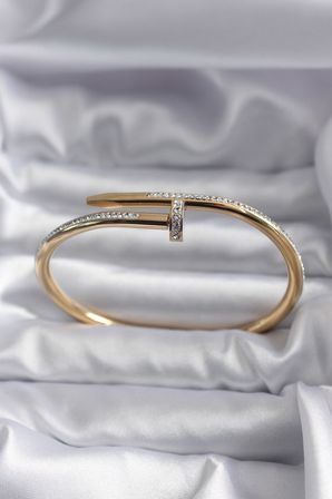 316L Çelik Gold Renk Çivi Model Zirkon Taş Detay Kadın Bileklik TJ-BB5646