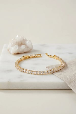 Pirinç Gold Renk Zirkon Taşlı Su Yolu Kadın Bileklik TJ-BB8899