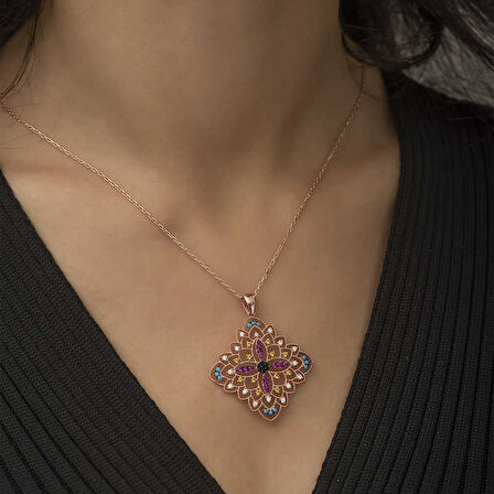 925 Ayar Gümüş Rose Etnik Desenli Madalyon Kolye